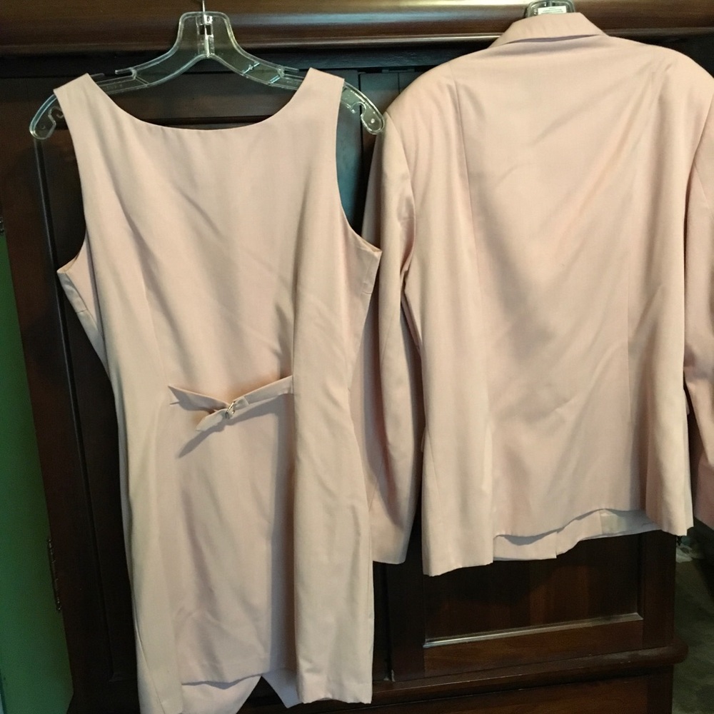 Esprit - Picture 2 of 3